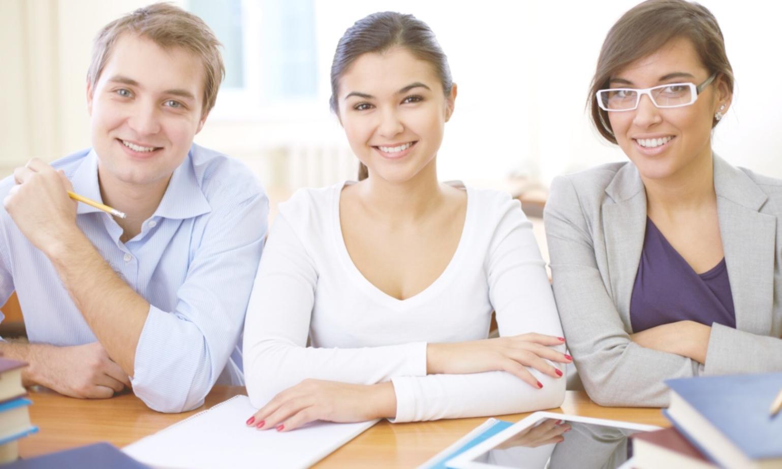 Sesión de asesoramiento personalizado para selección de cursos financieros
